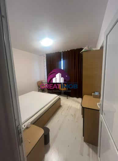 Trei camere de inchiriat,