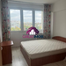 Trei camere de inchiriat,